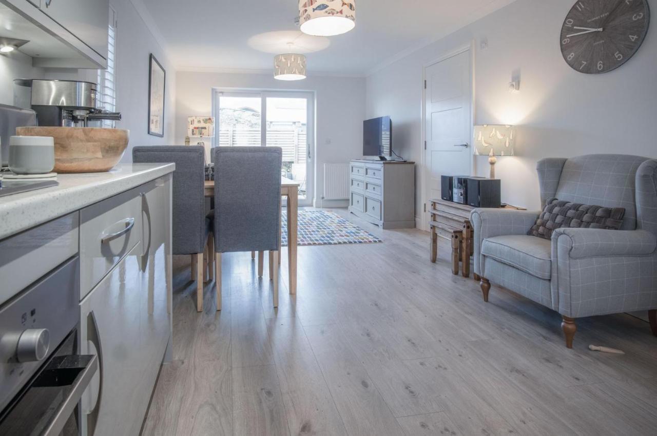 Ty Melyn - 2 Bedroom Cottage - 滕比 外观 照片
