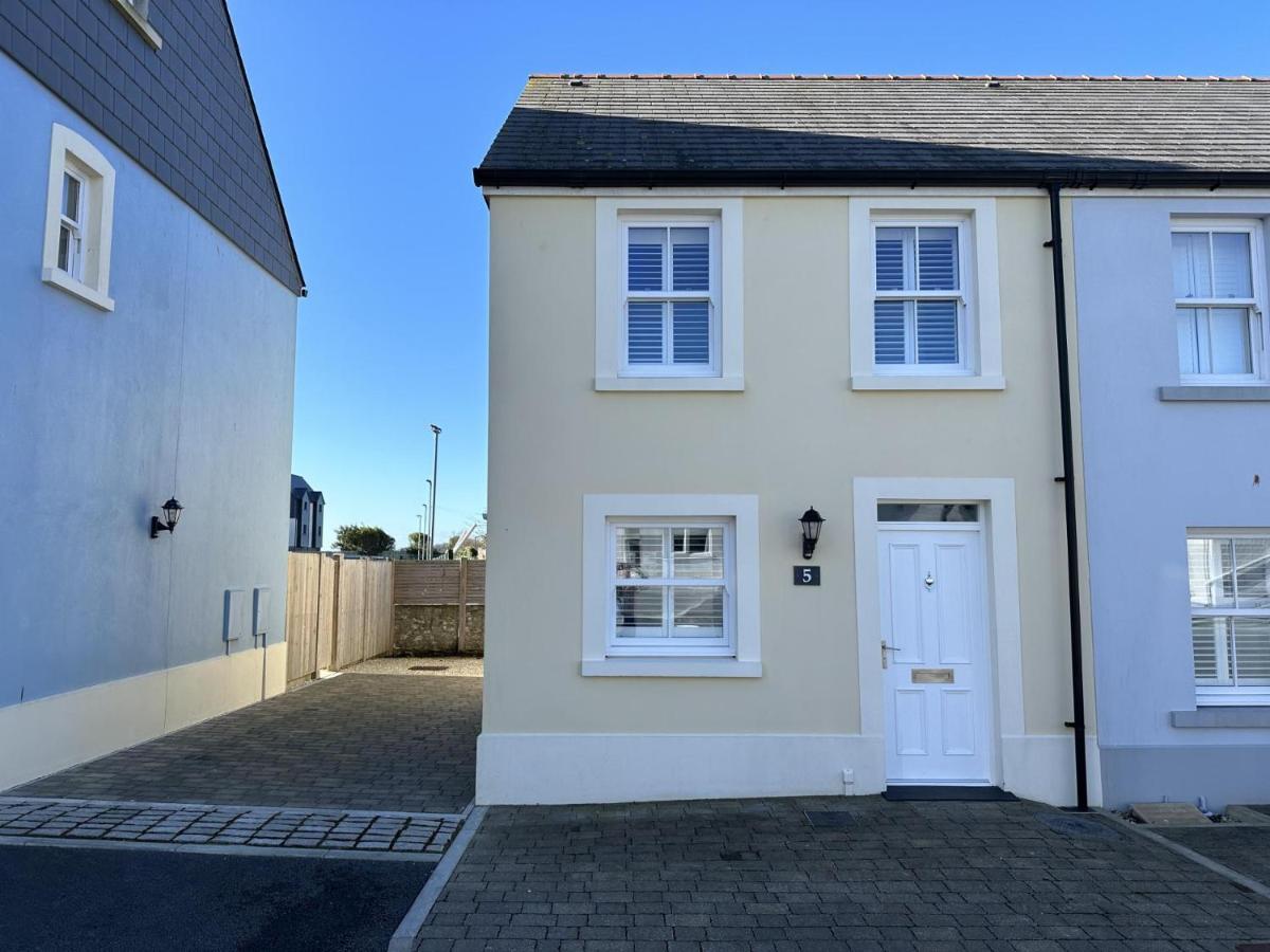 Ty Melyn - 2 Bedroom Cottage - 滕比 外观 照片